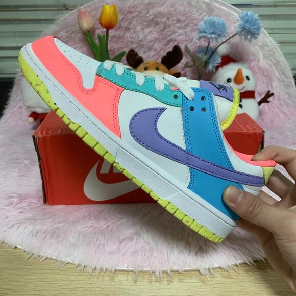 Fashion Dunk Low Triple Pink Shoes - Women's Size 8.5 - Picture 7 of 8